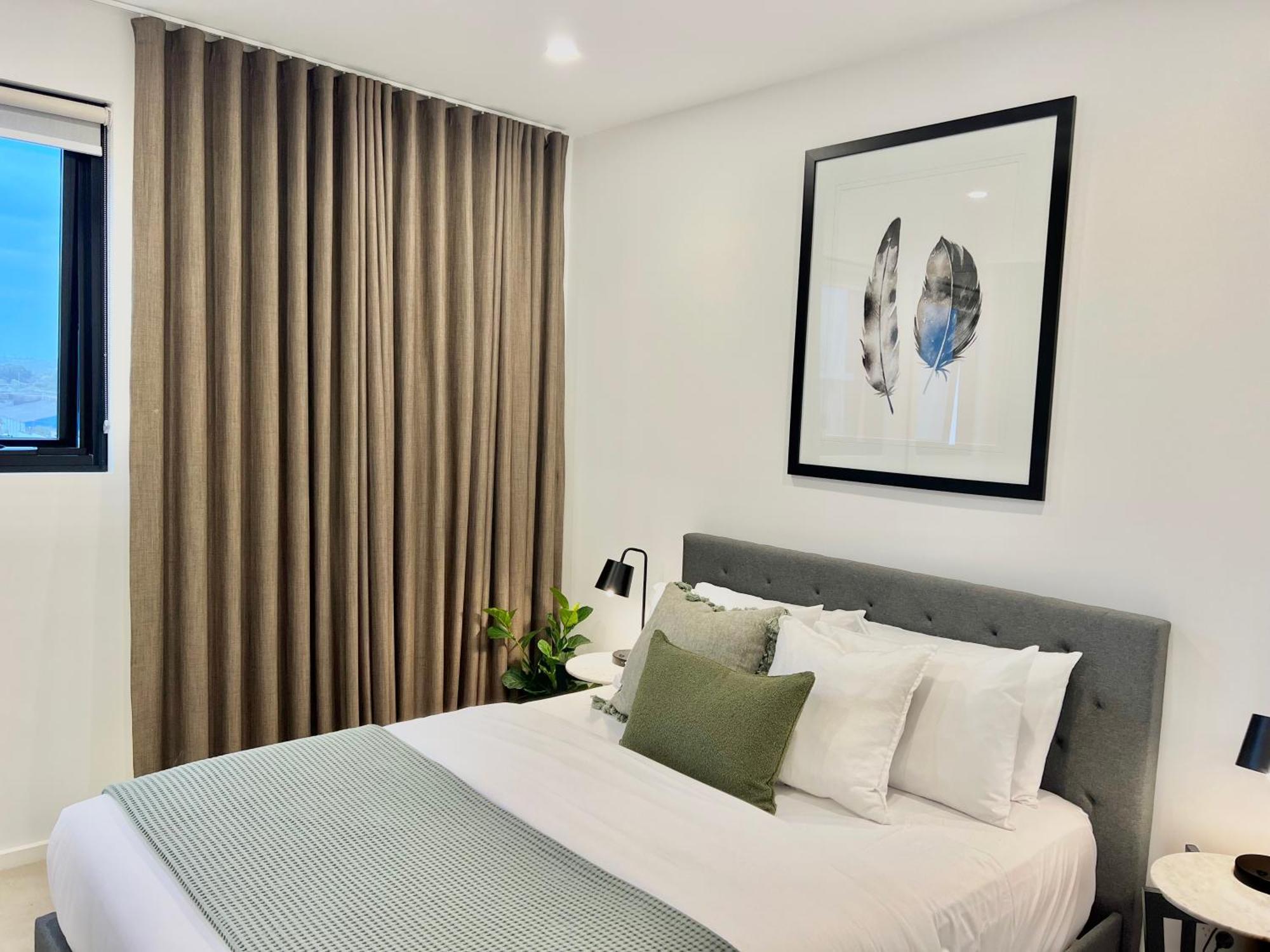 Apartment Harbour Towers, Newcastle's Elite Stays, Free Parking & Tram Access