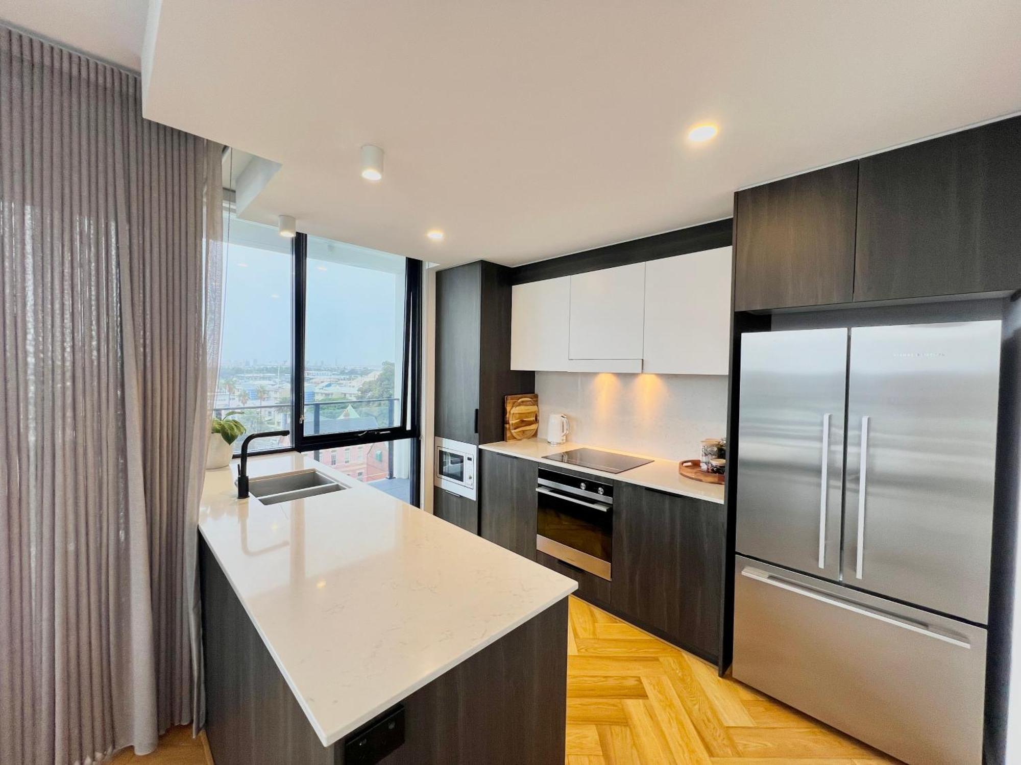 Apartment Harbour Towers, Newcastle's Elite Stays, Free Parking & Tram Access *