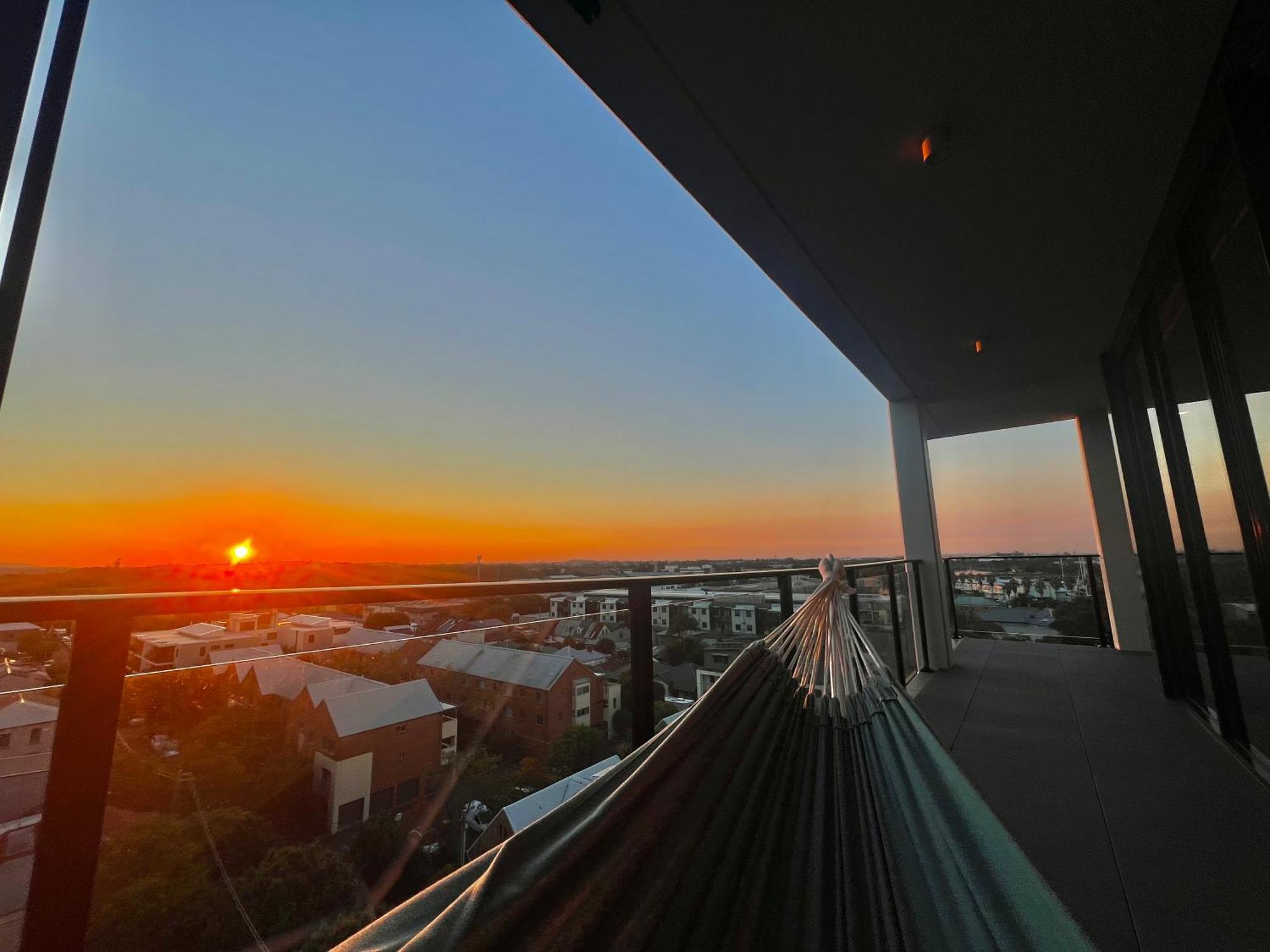 Harbour Towers, Newcastle's Elite Stays, Free Parking & Tram Access *