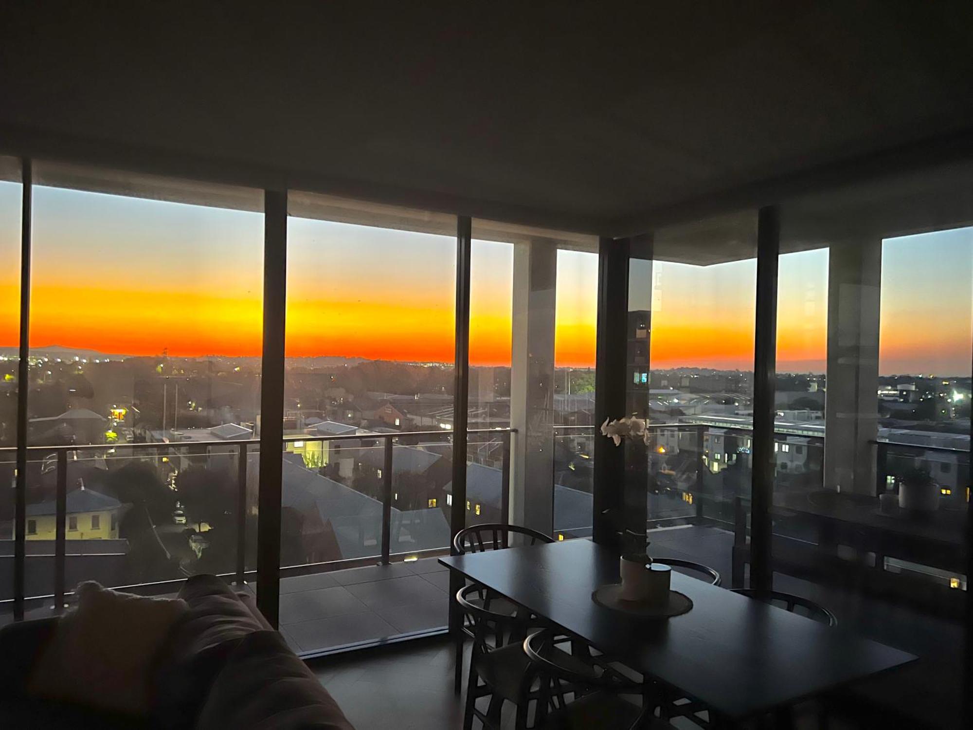 Apartment Harbour Towers, Newcastle's Elite Stays, Free Parking & Tram Access *